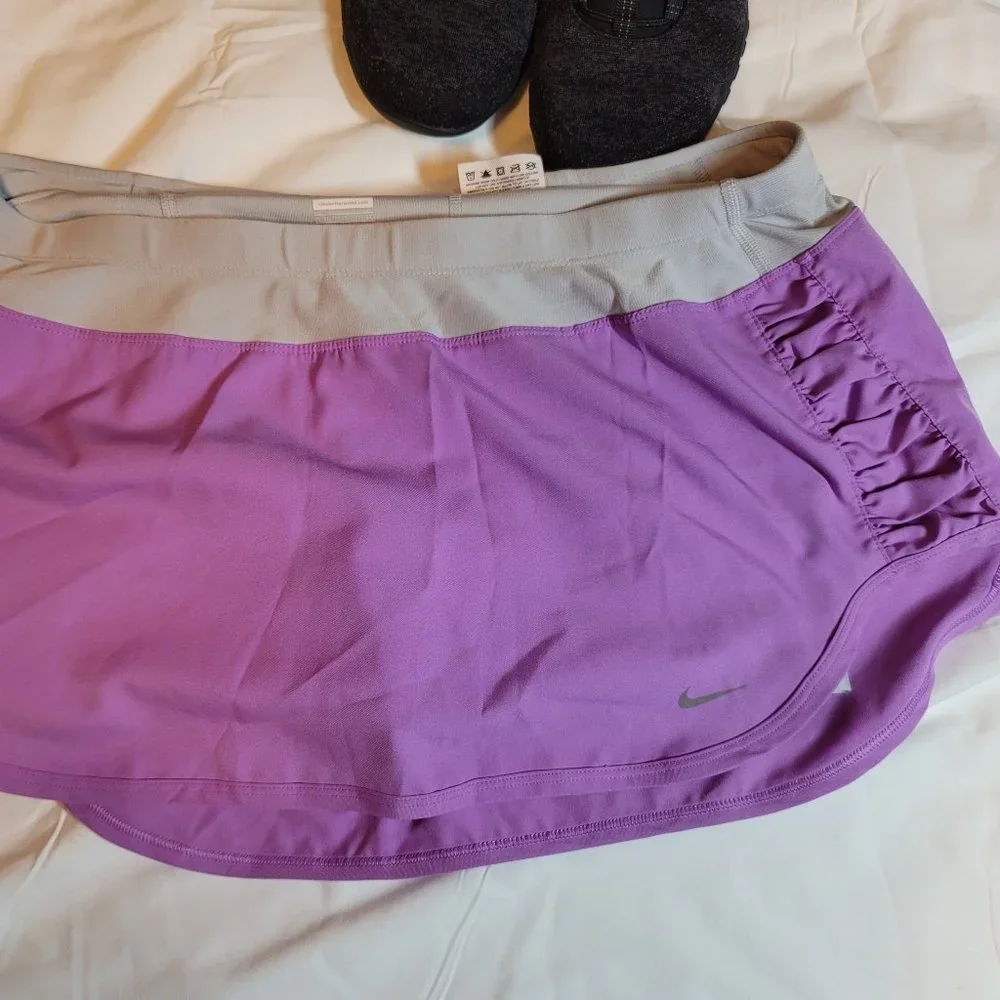 Nike Dry Fit Purple & Grey Running Skort in Size Large - Picture 2 of 8